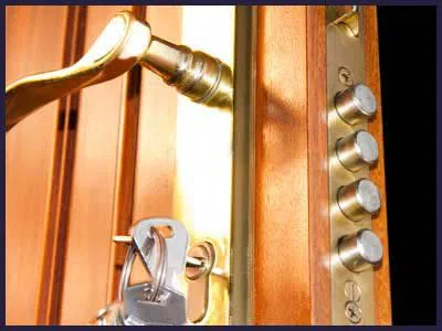  Boston Emergency Locksmith Boston, MA 617-206-2208